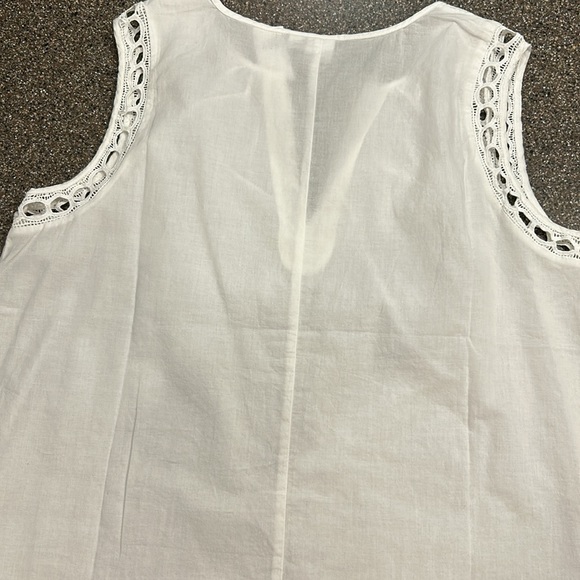 GAP Sleeveless Blouse - Picture 6 of 6